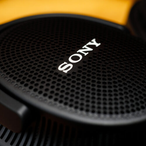 Sony MDR-MV1 detail product photo