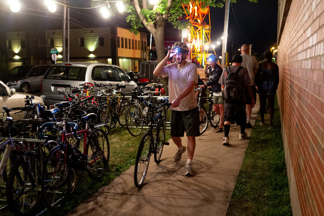Street photo: La fete de Marquette